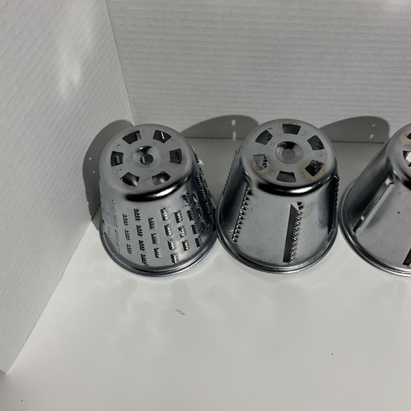 Vintage Saladmaster Food Processor Chopper Grater w/ 5 Cone Attachments NO BASE - Picture 6 of 8